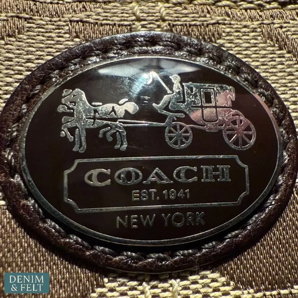 Coach‎ Signature Canvas Zip Coin Pouch with Pink Lining & Key Ring Chain